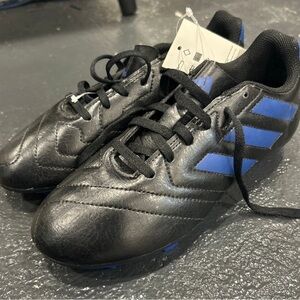 NWT- Youth Adidas soccer cleats- size 5